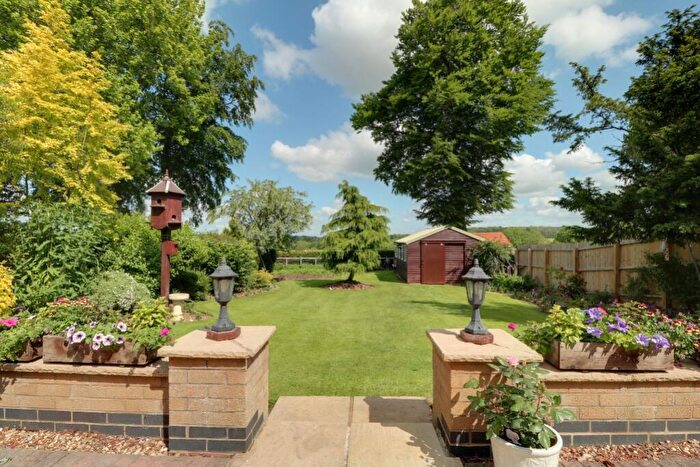 5 Bedroom Detached House For Sale In Woodlands Drive, Colsterworth, Lincs, NG33