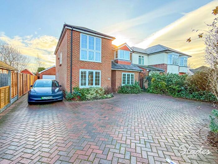 5 Bedroom Detached House To Rent In Sopers Lane, Christchurch, Dorset, BH23