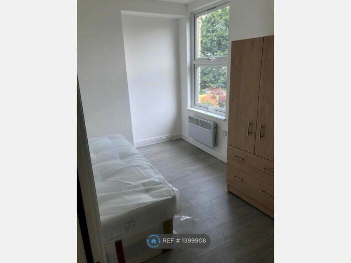 Studio To Rent In Wallace Crescent, Carshalton, SM5