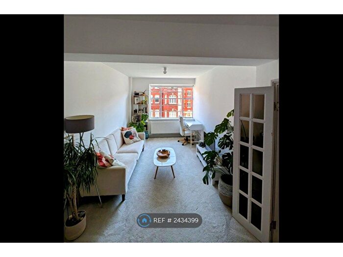 1 Bedroom Flat To Rent In King's Court Hamlet Gardens, London, W6