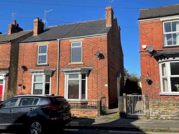 2 Bedroom Semi-Detached House To Rent In St Thomas Street, Chesterfield, Derbyshire, S40