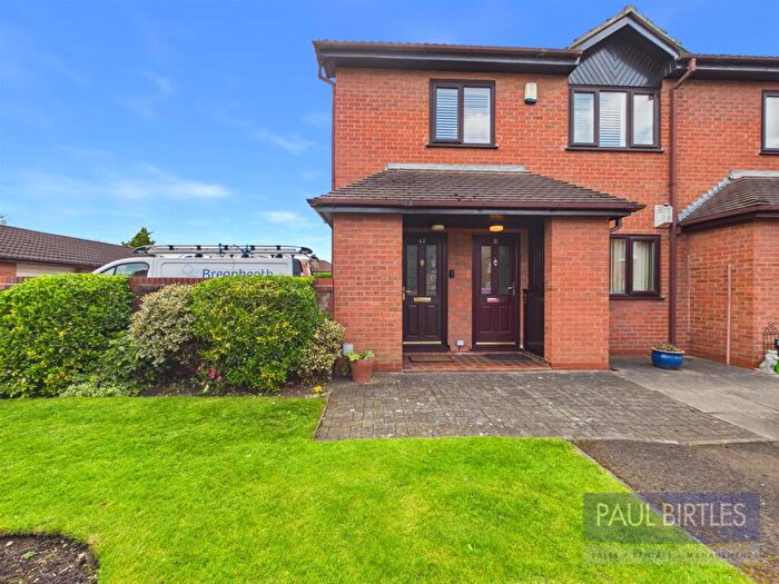 1 Bedroom Flat For Sale In Legwood Court, Off Flixton Road, Urmston, Manchester, M41