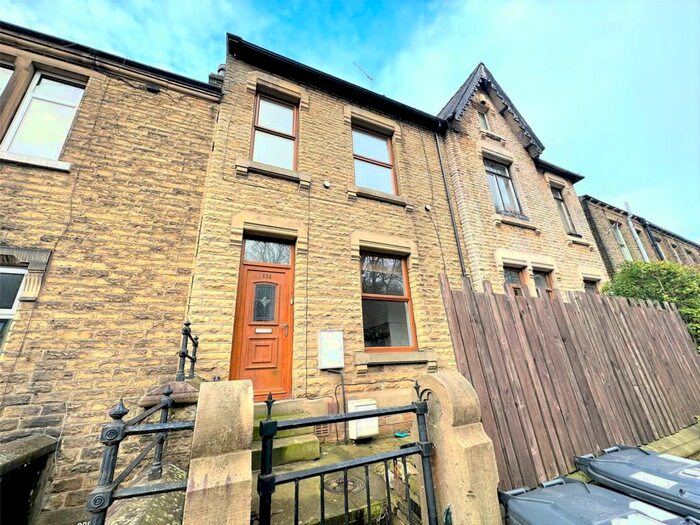 3 Bedroom Terraced House To Rent In Manchester Road, Milnsbridge, Huddersfield, HD4