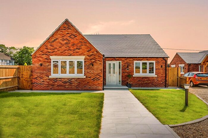 3 Bedroom Detached Bungalow For Sale In Rose Gardens, Manea, March, PE15
