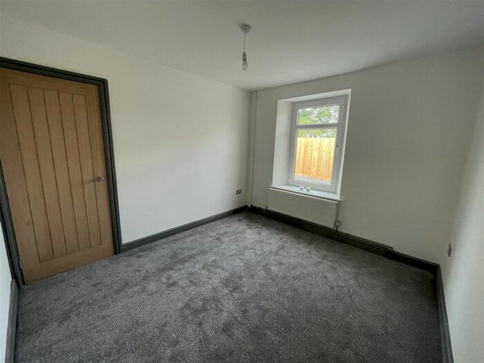 5 Bedroom Detached House To Rent In Betws Road, Betws, Ammanford, SA18