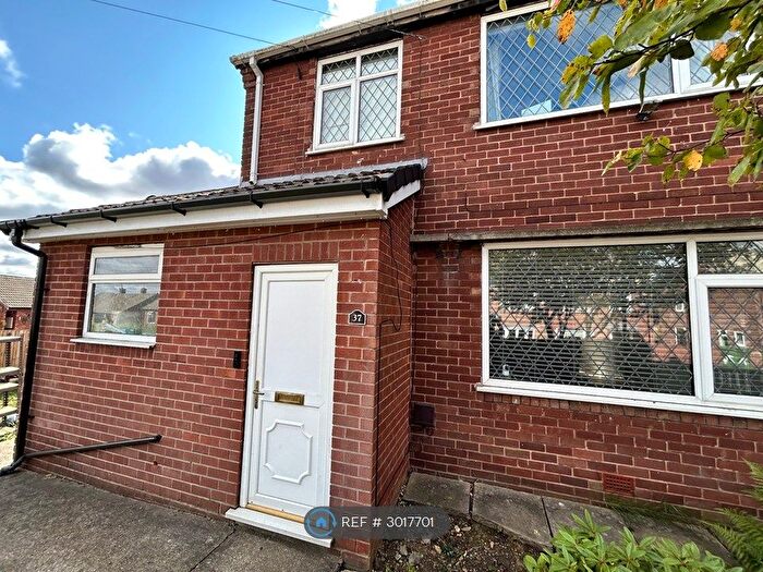3 Bedroom Semi Detached House To Rent In Ashfield Road, Pontefract, WF9