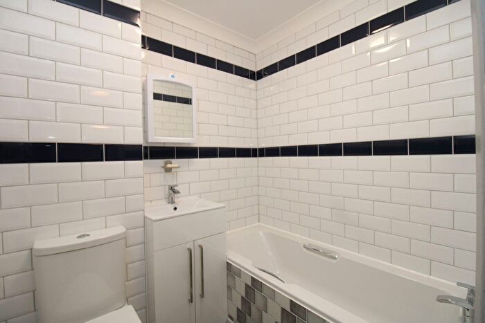 2 Bedroom Flat For Sale In Eugene Road, Preston, Paignton, TQ3