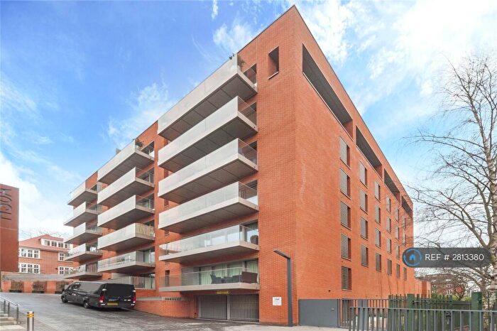 3 Bedroom Flat To Rent In Penrose Gardens, London, NW3