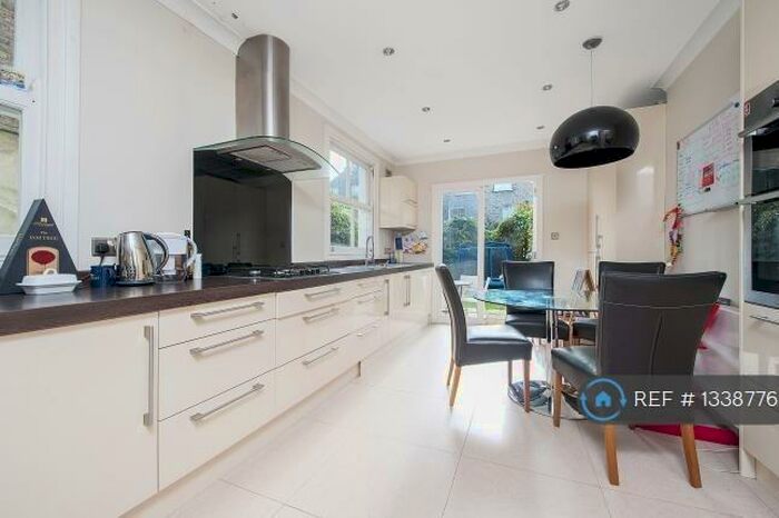 4 Bedroom Terraced House To Rent In Fernside, London, SW12