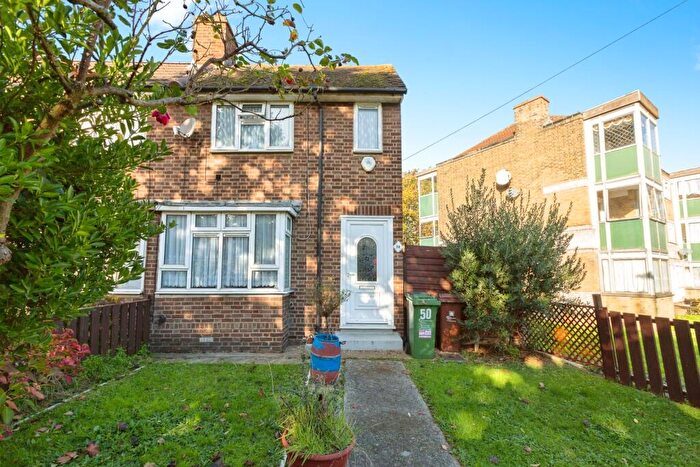 1 Bedroom End Of Terrace House For Sale In Whiting Avenue, Barking, IG11
