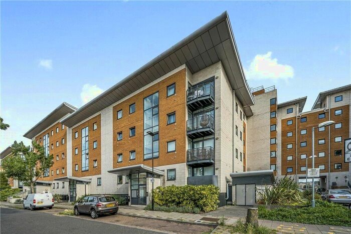 2 Bedroom Flat To Rent In Fishguard Way, Gallions Point, Royal Docks, City Airport, London, E16