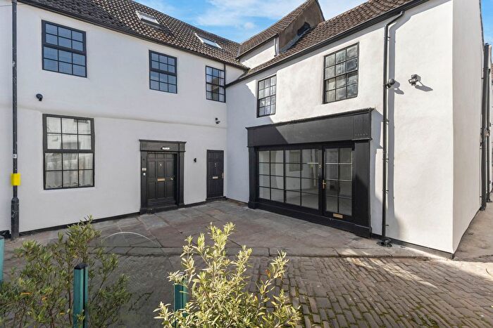 1 Bedroom Flat To Rent In Gills Yard, Wakefield, WF1
