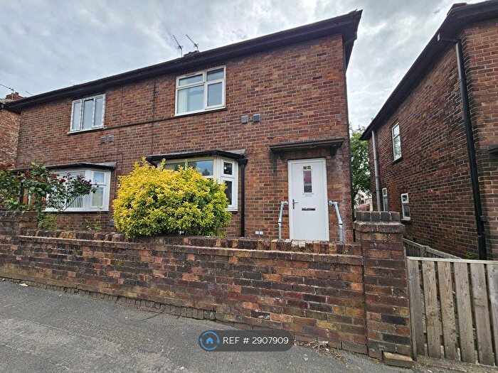 3 Bedroom Semi-detached House To Rent In Queen St, Wigan, WN3