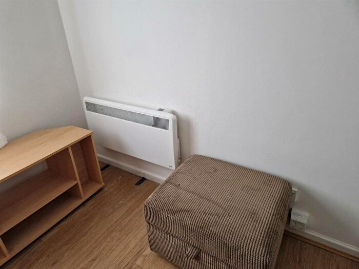 1 Bedroom Flat To Rent In Craven Court, Craven Lane, Southam, CV47