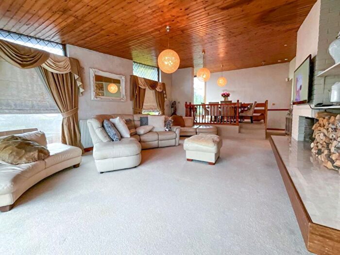 6 Bedroom Detached House For Sale In Craigs Court, Torphichen, EH48
