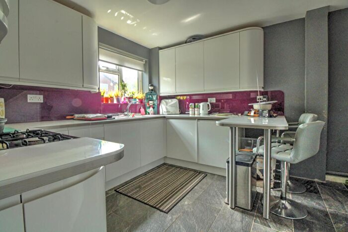 2 Bedroom End Of Terrace House For Sale In Decoy Drive, Littlehampton, BN16