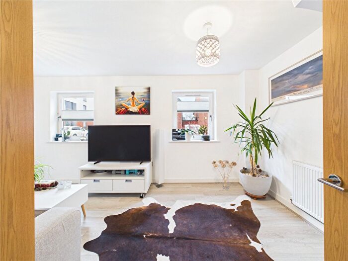 3 Bedroom Detached House For Sale In Oakhill Drive, Bristol, BS3