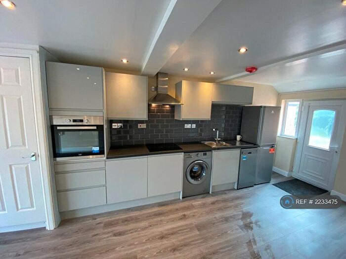 2 Bedroom Flat To Rent In Hillmorton Road, Rugby, CV22