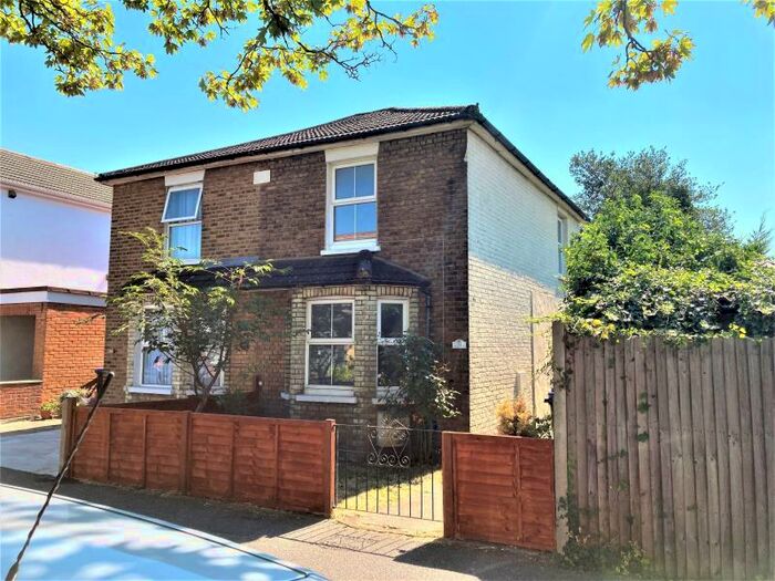 2 Bedroom Semi-Detached House To Rent In Woking, GU21