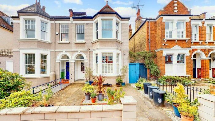 1 Bedroom Flat To Rent In Clarendon Drive, London, SW15