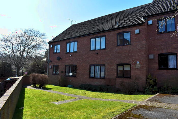 1 Bedroom Flat To Rent In Central Yeovil, Somerset, BA20