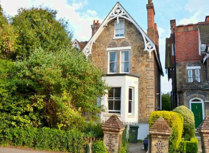 Studio To Rent In Epsom Road, Guildford, GU1