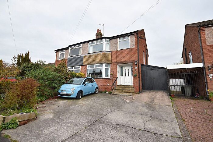 3 Bedroom Semi Detached House For Sale In Farnham Avenue, Macclesfield, SK11