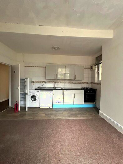 1 Bedroom Flat To Rent In Richmond Road, Cardiff(City), CF24