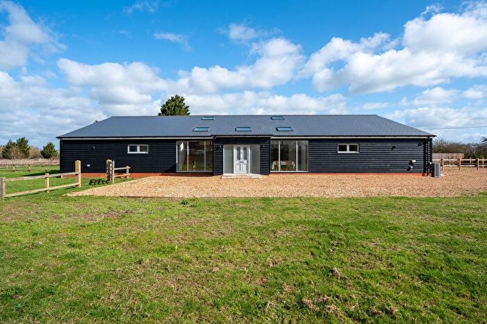 4 Bedroom Semi-Detached Bungalow For Sale In Twentypence Road, Cottenham, CB24