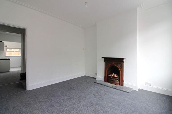 3 Bedroom End Of Terrace House To Rent In Wallis Street, Nottingham, NG6