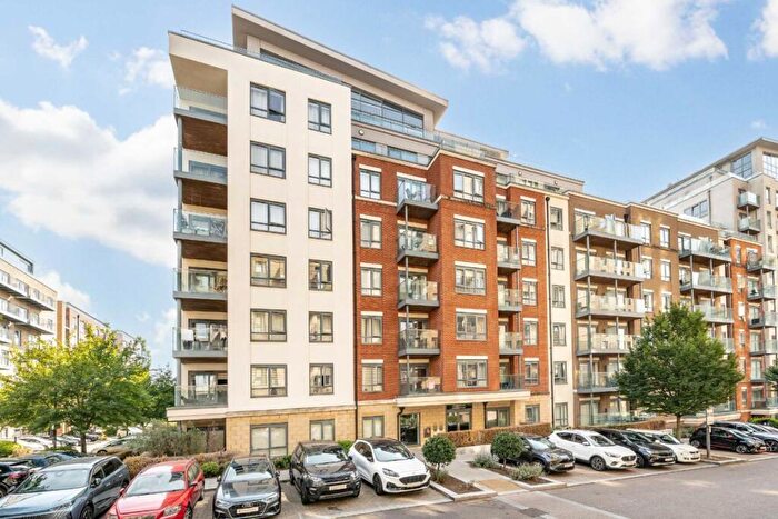 2 Bedroom Flat For Sale In East Drive, London, NW9