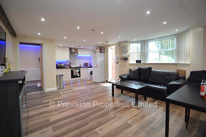 2 Bedroom Flat To Rent In Ashwood Terrace, Headingley, Leeds, LS6
