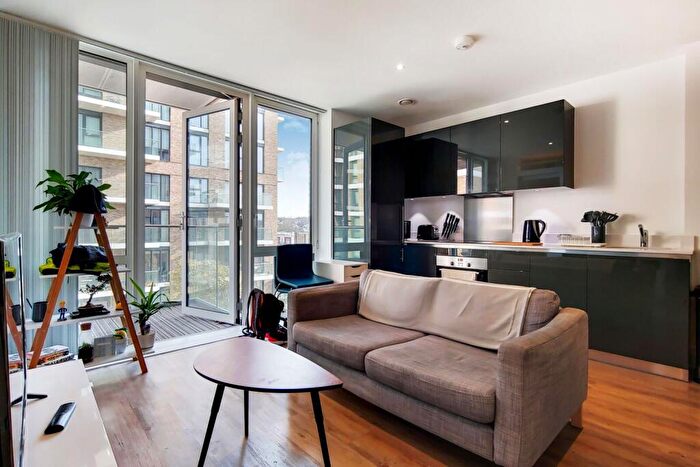Studio For Sale In Naval House, Woolwich, London, SE18