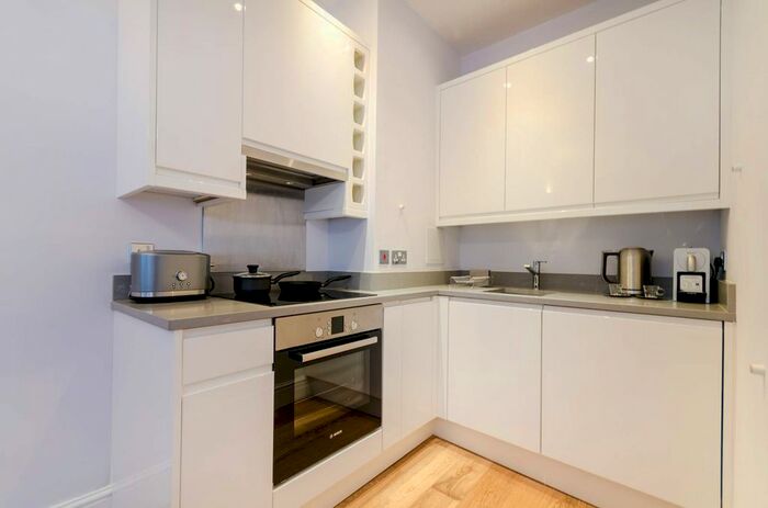 1 Bedroom Flat To Rent In Gloucester Place, Marylebone, London, W1U