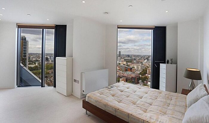 2 Bedroom Flat To Rent In Walworth Road, Elephant And Castle, London, SE1