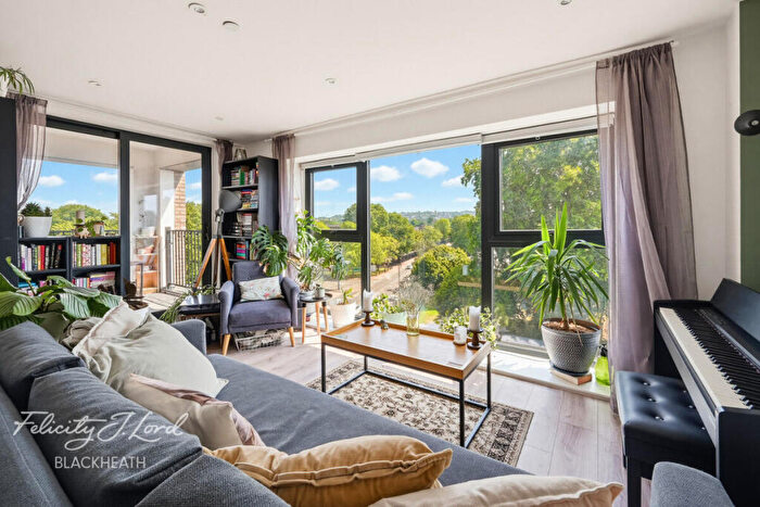 1 Bedroom Apartment For Sale In Hillreach, Woolwich, SE18