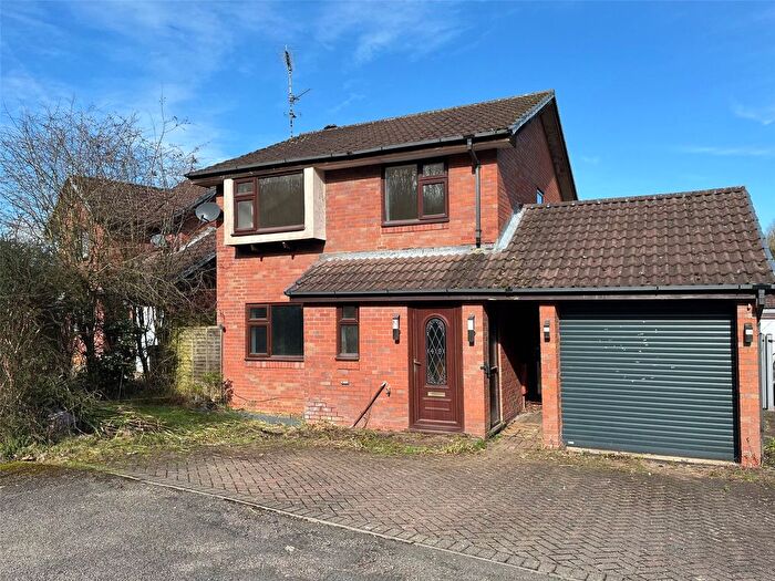 3 Bedroom Detached House For Sale In Christchurch Drive, Daventry, Northamptonshire, NN11