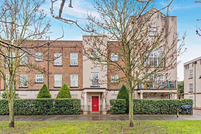 3 Bedroom Flat For Sale In Liverymen Walk, Greenhithe, DA9