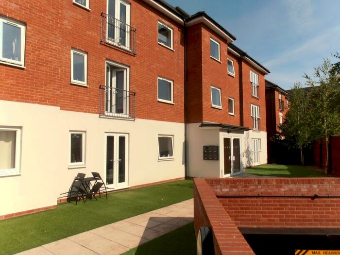 2 Bedroom Flat To Rent In North Street, Hornchurch, RM11