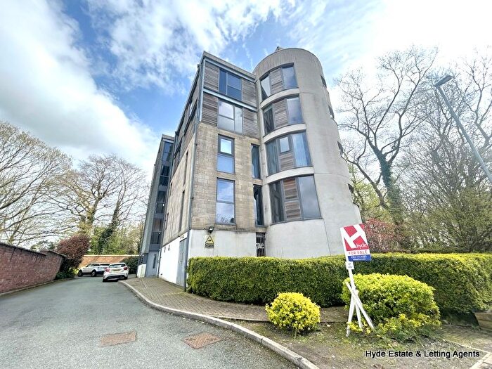 2 Bedroom Flat To Rent In Bury Old Road, Prestwich, Manchester, M25