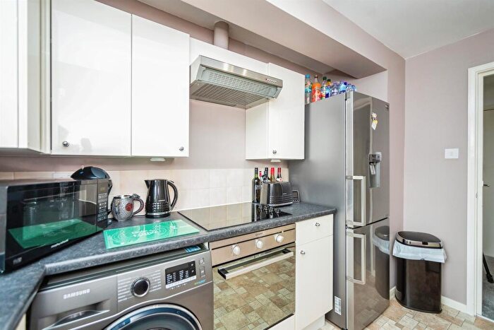 1 Bedroom Flat For Sale In High Street, Rainham, Gillingham, ME8