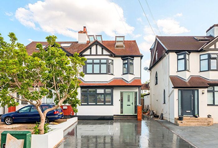 4 Bedroom Detached House For Sale In Carlingford Road, Morden, SM4