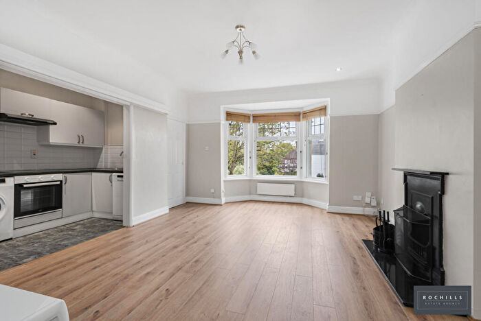 2 Bedroom Apartment To Rent In Sidney Road, Walton On Thames, KT12