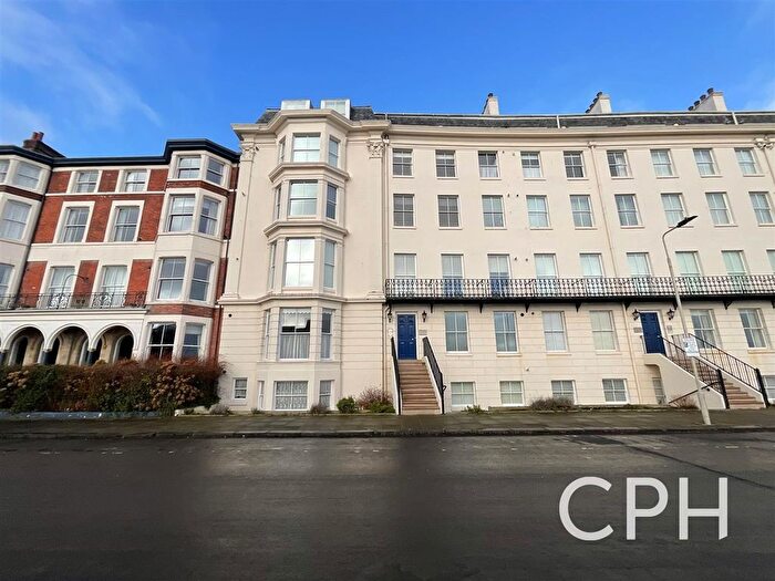 2 Bedroom Flat For Sale In Prince Of Wales Terrace, Scarborough, YO11