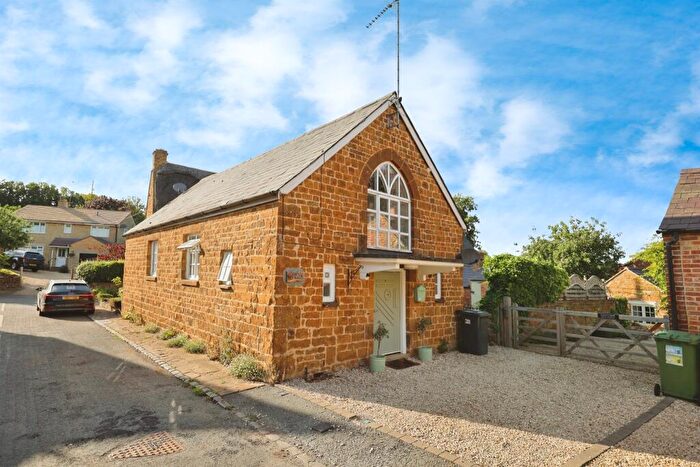 3 Bedroom Detached House For Sale In Chapel Street, Warmington, Banbury, OX17