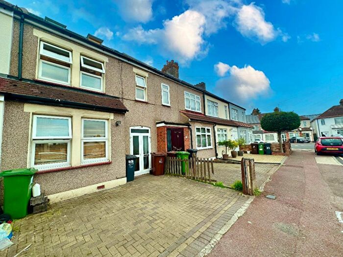 4 Bedroom Terraced House For Sale In Craven Gardens, Barking, IG11