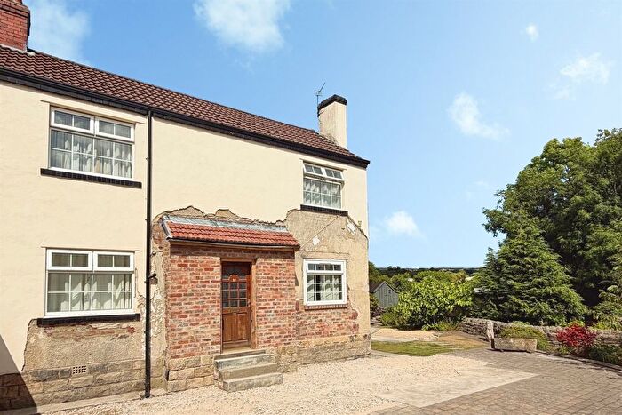 3 Bedroom Semi-Detached House For Sale In Silverdale Avenue, Guiseley, Leeds, LS20