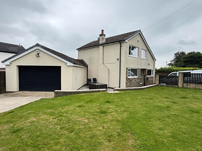 4 Bedroom Detached House For Sale In Foster Park View, Denholme, Bradford, BD13