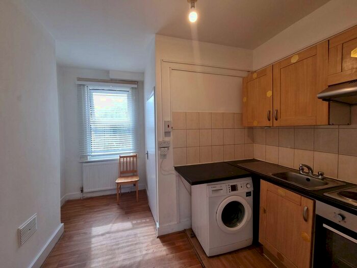 Studio To Rent In Etherley Road, London, N15