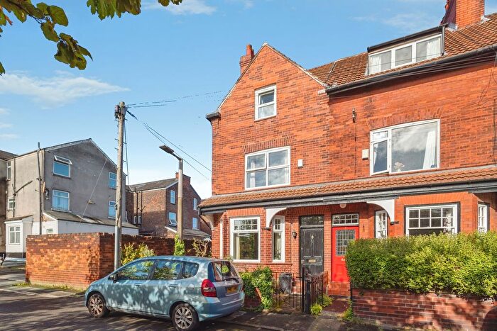 4 Bedroom End Of Terrace House For Sale In Howard Avenue, Stockport, Greater Manchester, SK4